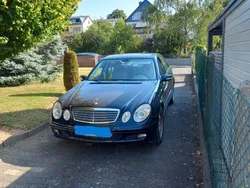 Blau Gebraucht 2005 Mercedes E200 Classic Limousine | 8.000 € (Fairer Preis)