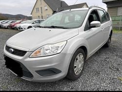 Silber Gebraucht 2011 Ford Focus Kombi | 2.990 € (Guter Preis)