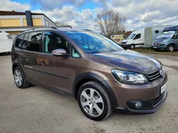 Braun Gebraucht 2011 VW Touran Cross Van / Kleinbus | 8.950 € (Fairer Preis)