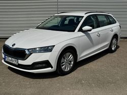 Weiß Gebraucht 2024 Skoda Octavia Kombi | 26.950 € (Fairer Preis)