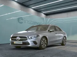 Silber Gebraucht 2022 Mercedes A250 Limousine | 28.190 € (Etwas zu teuer)
