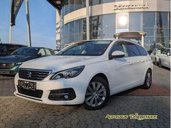 Schneeweiß Gebraucht 2021 Peugeot 308 SW Kombi | 11.990 €