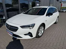 Weiß Gebraucht 2022 Opel Insignia Business Kombi | 17.990 € (Fairer Preis)