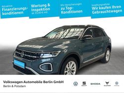 Petroleum blue metallic/schwar Gebraucht 2024 VW T-Roc Style SUV | 29.990 € (Fairer Preis)