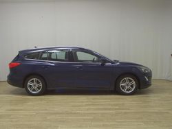 Blau Gebraucht 2020 Ford Focus Cool & Connect Kombi | 10.380 € (Superpreis)