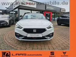 Weiß Gebraucht 2023 Seat Leon FR Limousine | 29.590 € (Fairer Preis)