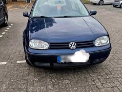 Blau Gebraucht 1998 VW Golf IV Kleinwagen | 1.100 €