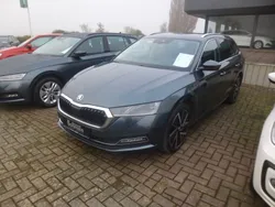Grau Gebraucht 2020 Skoda Octavia First Edition Kombi | 23.990 € (Fairer Preis)