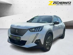 Weiss perlglänzend Gebraucht 2022 Peugeot e-2008 GT SUV | 19.960 € (Fairer Preis)