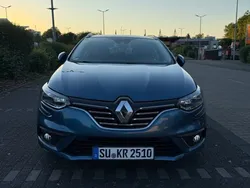 Blau Gebraucht 2017 Renault Mégane IV Bose Edition Limousine | 11.800 € (Fairer Preis)
