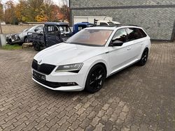 Moonweiss metallic Gebraucht 2017 Skoda Superb SportLine Kombi | 18.445 € (Fairer Preis)