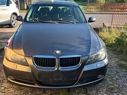 Grau Gebraucht 2004 BMW 320 Limousine | 2.000 € (Superpreis)