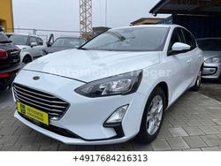 Weiß Gebraucht 2020 Ford Focus Cool & Connect Limousine | 14.880 € (Fairer Preis)