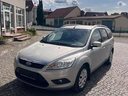 Silber Gebraucht 2011 Ford Focus Viva Kombi | 2.200 € (Guter Preis)