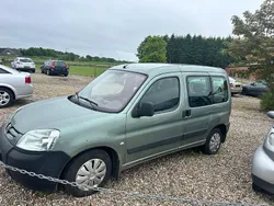 Grau Gebraucht 2007 Peugeot Partner Van / Kleinbus | 1.800 €