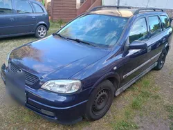 Blau Gebraucht 2001 Opel Astra Kombi | 1.900 €