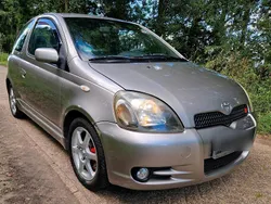 Beige Gebraucht 2002 Toyota Yaris Sport Kleinwagen | 1.490 € (Fairer Preis)