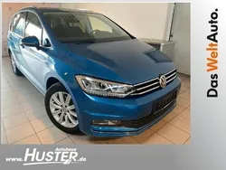 Blau metallic Gebraucht 2016 VW Touran Highline Van / Kleinbus | 18.380 € (Superpreis)
