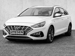 Weiss Gebraucht 2023 Hyundai i30 Trend Kombi | 18.940 € (Fairer Preis)