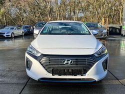 Weiß Gebraucht 2018 Hyundai Ioniq Premium Kleinwagen | 9.700 €