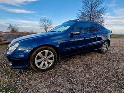 Blau Gebraucht 2006 Mercedes C200 Coupé | 3.200 € (Fairer Preis)