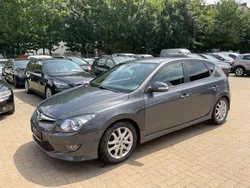 Grau Gebraucht 2011 Hyundai i30 Comfort Kleinwagen | 3.999 € (Guter Preis)