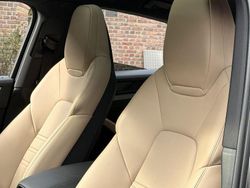 Grau Gebraucht 2025 Porsche Cayenne E-Hybrid Coupe Coupé | 119.790 €