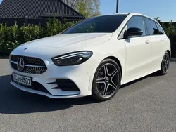 Weiß Gebraucht 2021 Mercedes B200 AMG line Van / Kleinbus | 27.599 € (Fairer Preis)