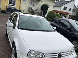 Weiß Gebraucht 1999 VW Golf IV Limousine | 700 € (Superpreis)