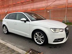 Weiß Gebraucht 2014 Audi A3 Sport Limousine | 9.750 € (Guter Preis)