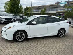 Weiß Gebraucht 2018 Toyota Prius Comfort Kleinwagen | 9.499 € (Etwas zu teuer)