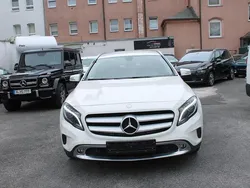 Weiß Gebraucht 2016 Mercedes GLA200 SUV | 15.900 € (Fairer Preis)
