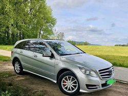 Grau Gebraucht 2012 Mercedes R300 Van / Kleinbus | 12.499 €