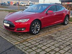 Rot Gebraucht 2015 Tesla Model S Kleinwagen | 19.200 € (Guter Preis)