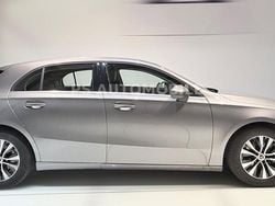 Grau Gebraucht 2021 Mercedes A180 Limousine | 16.949 € (Guter Preis)