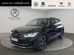 Deep black perleffekt Gebraucht 2023 VW Tiguan Elegance SUV | 35.590 € (Fairer Preis)