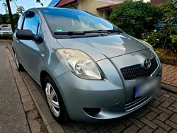Silber Gebraucht 2007 Toyota Yaris Limousine | 1.300 € (Guter Preis)