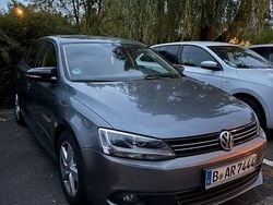 Grau Gebraucht 2011 VW Jetta Comfortline Limousine | 5.500 € (Guter Preis)