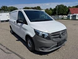 Weiß Gebraucht 2018 Mercedes Vito Van / Kleinbus | 9.990 €