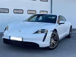 Weiß Gebraucht 2021 Porsche Taycan Limousine | 51.500 € (Guter Preis)