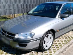 Silber Gebraucht 1995 Opel Omega Limousine | 8.500 €