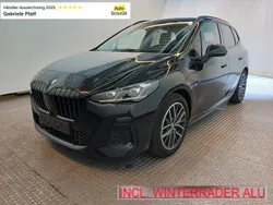 Black sapphire metallic Gebraucht 2024 BMW 218 Active Tourer M Sport Van / Kleinbus | 29.390 € (Superpreis)