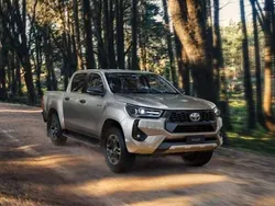 Grau Neu 2024 Toyota HiLux Comfort Abholung | 49.190 € (Fairer Preis)