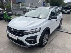 Weiß Gebraucht 2022 Dacia Sandero Essentiel Kleinwagen | 12.900 € (Guter Preis)