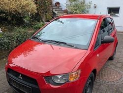 Rot Gebraucht 2009 Mitsubishi Colt Invite Van / Kleinbus | 1.350 € (Fairer Preis)