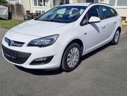 Weiß Gebraucht 2016 Opel Astra Kombi | 3.700 € (Guter Preis)