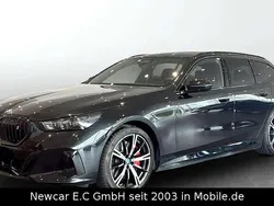 Black sapphire metallic Gebraucht 2025 BMW i5 M Sport Limousine | 77.540 €