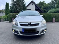 Silber Gebraucht 2007 Opel Zafira Eco Van / Kleinbus | 2.100 €