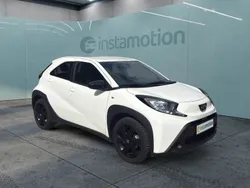 Weiß Gebraucht 2024 Toyota Aygo Business Edition Kleinwagen | 16.290 € (Fairer Preis)