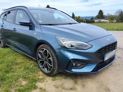 Blau Gebraucht 2020 Ford Focus ST-Line Kombi | 20.700 € (Etwas zu teuer)
